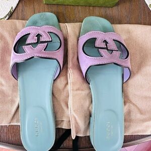 Gucci Pink suede Sandals with beautiful lilac, purple and the Footbed blue